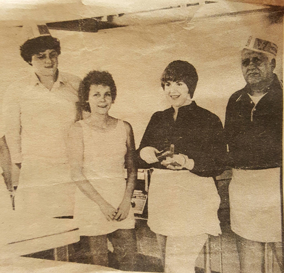 martinos-newspaper-photo martinos-newspaper-photo